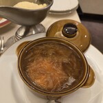 レストラン香味屋 - しみしみのパン入り先ずはチーズ無しでいただきます