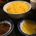 すみれ - 味噌ラーメンランチ、今日は鬼飯！  ししとうの辛子醤油漬は刺激強め。