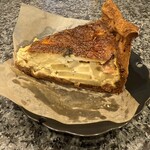 スタイルズケイクス＆カンパニー - ジャガイモとベーコンのマスタードクリームキッシュ