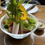 ガーリック ガーリック - ■新鮮生野菜のにんにくアンチョビソース添え¥1,210