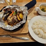 森のレストラン ライアン - ライアン包み焼ハンバーグセット（1950円）