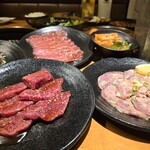 ホルモン焼肉 富や - 