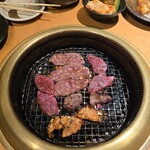 ホルモン焼肉 富や - 