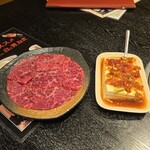 炭火焼肉香味苑 - ロース？、韓国冷奴
