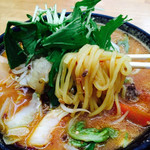 デリシャストマトファームカフェ - 《トマト辛味噌ラーメン》
            味噌ラーメンにぴったりな太麺