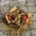 カデルムーロ - 本日の魚※ソテー キノコバターソースローズマリー風味
            ※ ヒラ鯛（ヘ鯛）