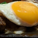 ハンバーグステーキ jumbo - 良い感じの卵