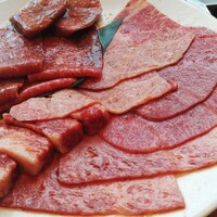 焼肉うしごろ 新宿三丁目店 - お肉盛り合わせ