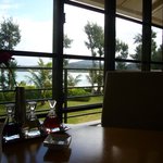 琉華菜苑 - テーブルから海が見えます