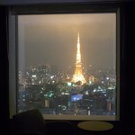 パークホテル東京 - 窓外には東京タワー