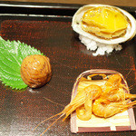 藤吉 - 本日のおまかせ竹(3000円・外税)の前菜3品。小さなアワビ、栗の渋皮煮、海老