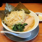 家系ラーメン六郷家 - ネギラーメン並1,050円