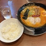 らあめん花月嵐 大宮三橋店 - 嵐げんこつバリ辛らあめん(味噌)
                                ライス