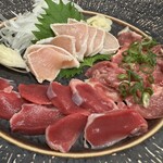 鶏屋 香車 - 鳥刺し3種盛り