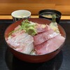 鮨 心陽 - 料理写真:日替わり三色丼（1,400円）　真鯛 / 天然ワラサ / ねぎとろ