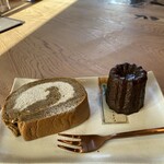 焚人旅人 - いつもはmorning狙いですが
ﾁｮｯﾄココのスイーツが気になってたので
欲張って２つお願いしました
◯本日のスイーツ　　ほうじ茶ﾛｰﾙｹｰｷ
◯      カヌレ　　　　ほうじ茶カヌレ