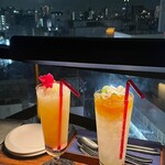 渋谷 Blue bird - 左 11月【トパーズ】　右 【マーガレット】