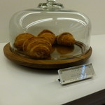 ピエール・エルメ・パリ - 2014年11月　パン・オ・ショコラもありました！