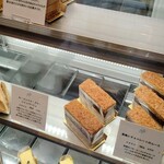 パティスリー イル・プルー・シュル・ラ・セーヌ - 