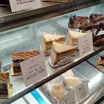 パティスリー イル・プルー・シュル・ラ・セーヌ - 