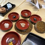 出羽屋 - かのか、香茸、本しめじ、はたけしめじ、おしろいしめじ
