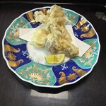 出羽屋 - 季節の天ぷら　松茸、天然舞茸、かのか
