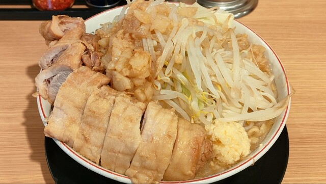 豚山 十三東口店 - 十三/ラーメン | 食べログ