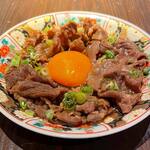 立ち飲み あたりや食堂  - 牛肩ロースのすき焼き風