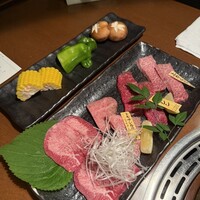 松阪牛炭火焼肉 東海亭 - 