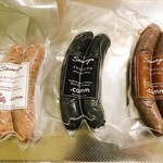 .comm - ソーセージ(ティムールペッパー、イカスミとマカ、ブラックペッパー)
