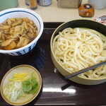 山田うどん - 料理写真:キノコ肉汁うどん（960円）