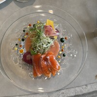 ラ・リベリュール - 彩野菜のプレッセ千葉県産リコッタとフルーツトマトのクーリ　信州サーモンマリネ