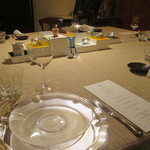 レ・ストゥディ - テーブルは一つだけ