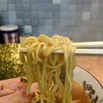 ラーメン 野良裏家 - 麺リフト