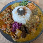 ゴロンドリーナ - あいがけ2種盛り（トマト麻辣ビーフ・バターシュリンプ）※ご飯200g