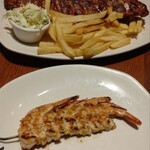 アウトバックステーキハウス 池袋店 - エビと巨大肉