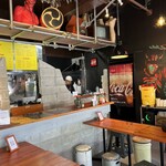 OKINAWA 鬼 TACORICE - 店内カウンター