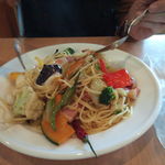 上野の森PARK SIDE CAFE - ９種の野菜のペペロンチーノ。