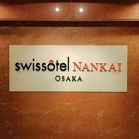 テーブル36 - 20140824訪問。ホテルの入口。