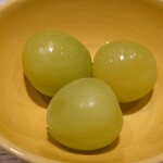 鳥さき - 山梨県産のシャインマスカット