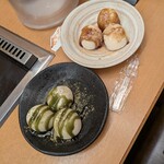 鶴橋風月 - 注文③【デザート】▽ミニ雪見だいふく黒蜜きなこ味---税込390円　▽ミニ雪見だいふく黒蜜きなこ味---税込390円　▶風月特有の味わいで、スーパーやコンビニで買って食べている雪見大福とはちがった味わいで気に入っております＼(-o-)／