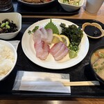 梅山鉄平食堂 - 