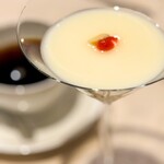 ルーキスガーデン - ・杏仁豆腐　杏仁ローストを添えて