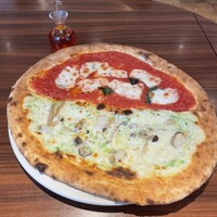 Serafina NEW YORK さいたま新都心店 - 本日のピッツァ(ハーフ&ハーフ)