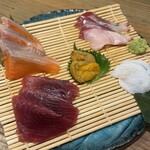 炉端とおでん 呼炉凪来 - 刺身5点盛