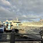 マリーン・ルージュ - 16:40 受付スタート