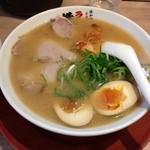 Ramen Yokoduna - 久しぶりの横綱。玉子とキムチもトッピング