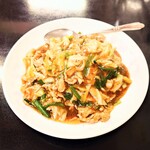 味楽 - 豚肉、キャベツ、ニラがたっぷりと入った、水溶き片栗粉で纏められた"回鍋肉"。