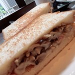 ブレスコーヒー - きのこ ベーコン チーズ サンド