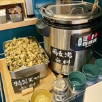 たぬきは飲み物。 - コレが売り！！特製天かすはカスじゃないぞ！長ネギです！エキドナ塩気もあって蕎麦がグレードアップ！
